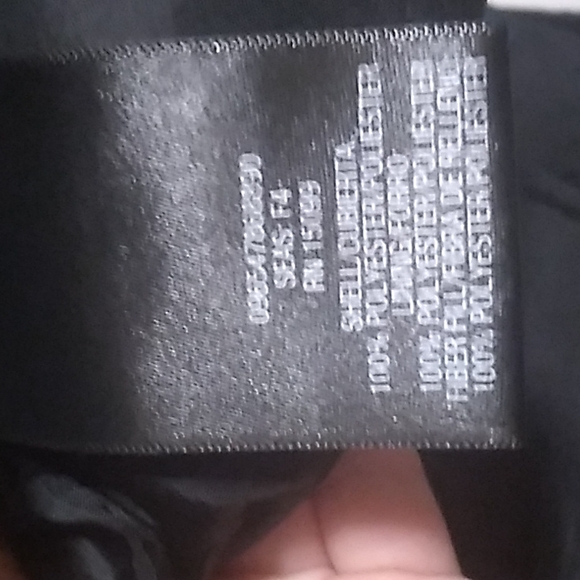 Black women's coat. - Picture 4 of 4